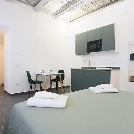 Апартаменты Casa Pelu - Piazza Cavour Lovely X4 *